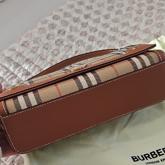 New Burberry Note Crossbody Bag Clutch Check Beige Briar Brown Multi - Picture 5 of 13